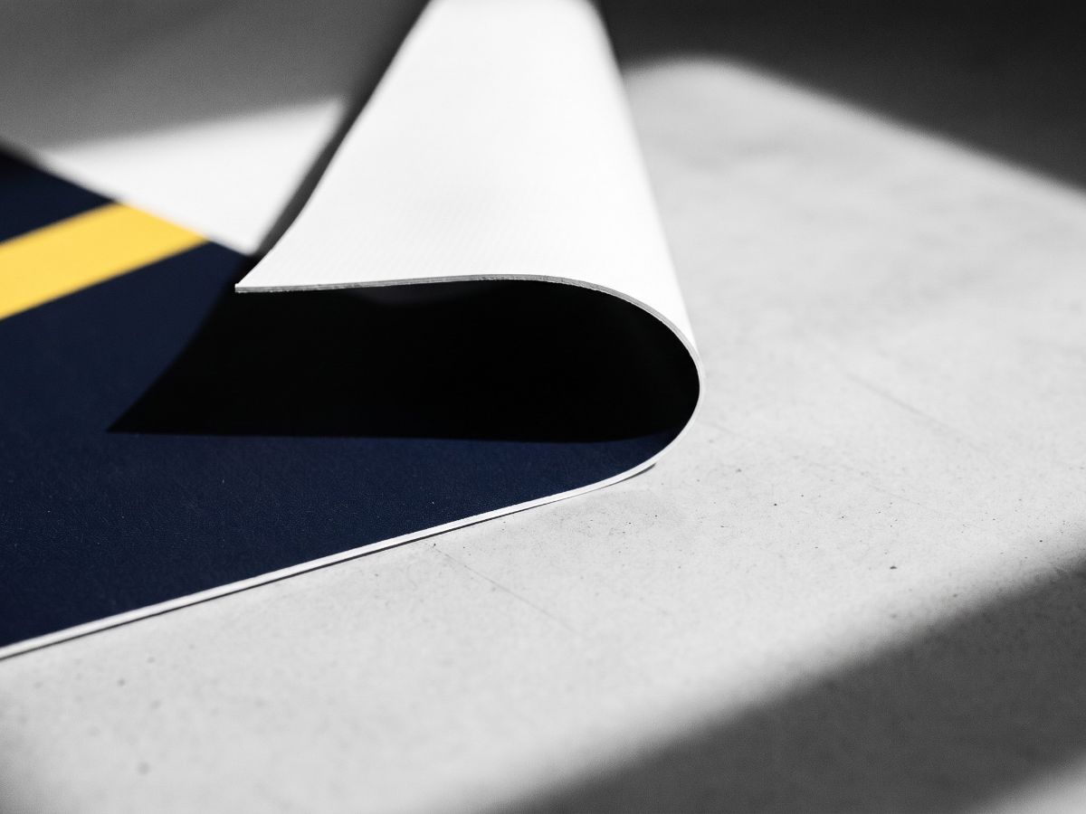 Banner auf Mass geschnitten